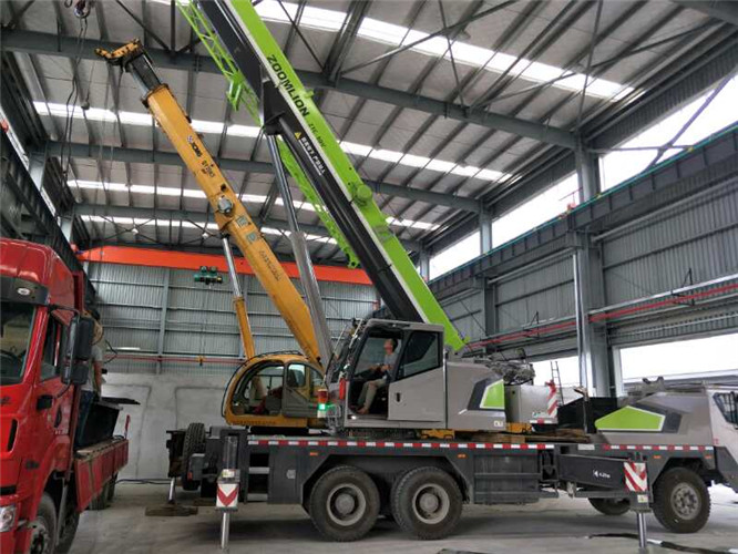 兴业县高空车出租需要注意哪些安全事项？