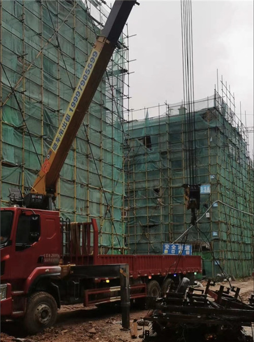 兴业县“慢工细活”—— 吊车的 “微动控制” 技术